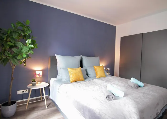 Apartment Fewozauber - Domspatz, 50qm, Top-lage, Style, Dachterrasse, Business